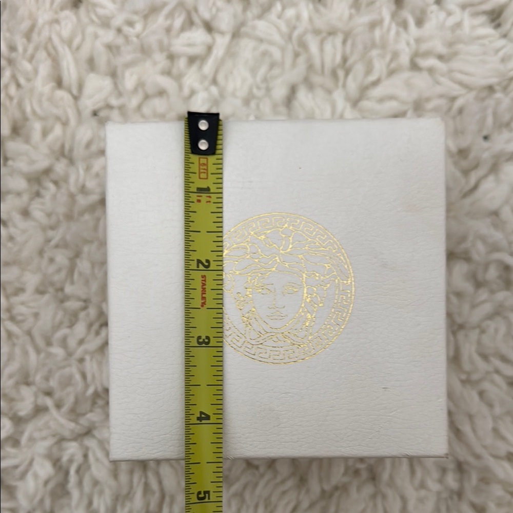 Versace Gold Box - Picture 6 of 7